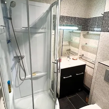 Apartment Studio Avec Balcon En Centre-Ville Et A 1Min De La Plage